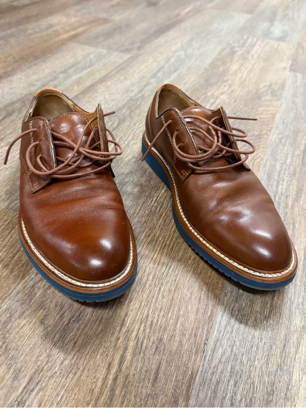 Johnston & Murphy Brown Leather Derby Shoes with Blue Contrast Sole